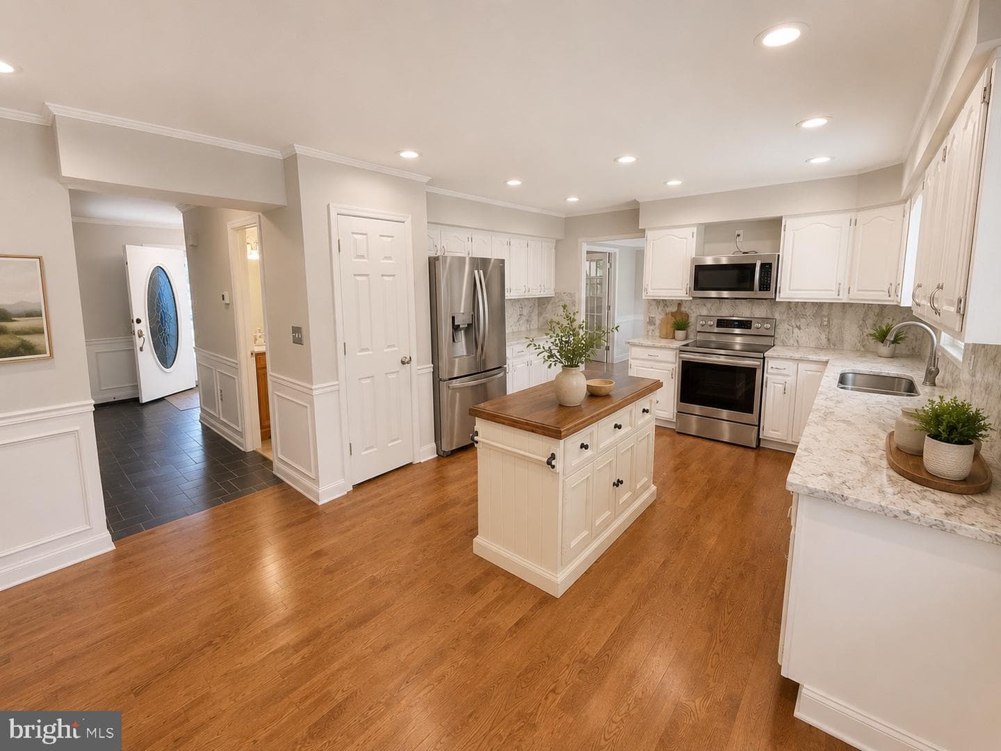 300 Beechnut Street photo 8