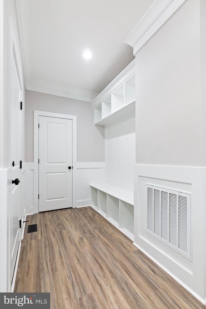 5301 Wyndemere Circle photo 6