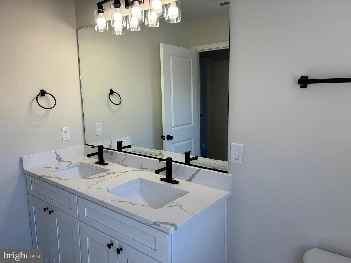 12400 Salient Lane photo 28