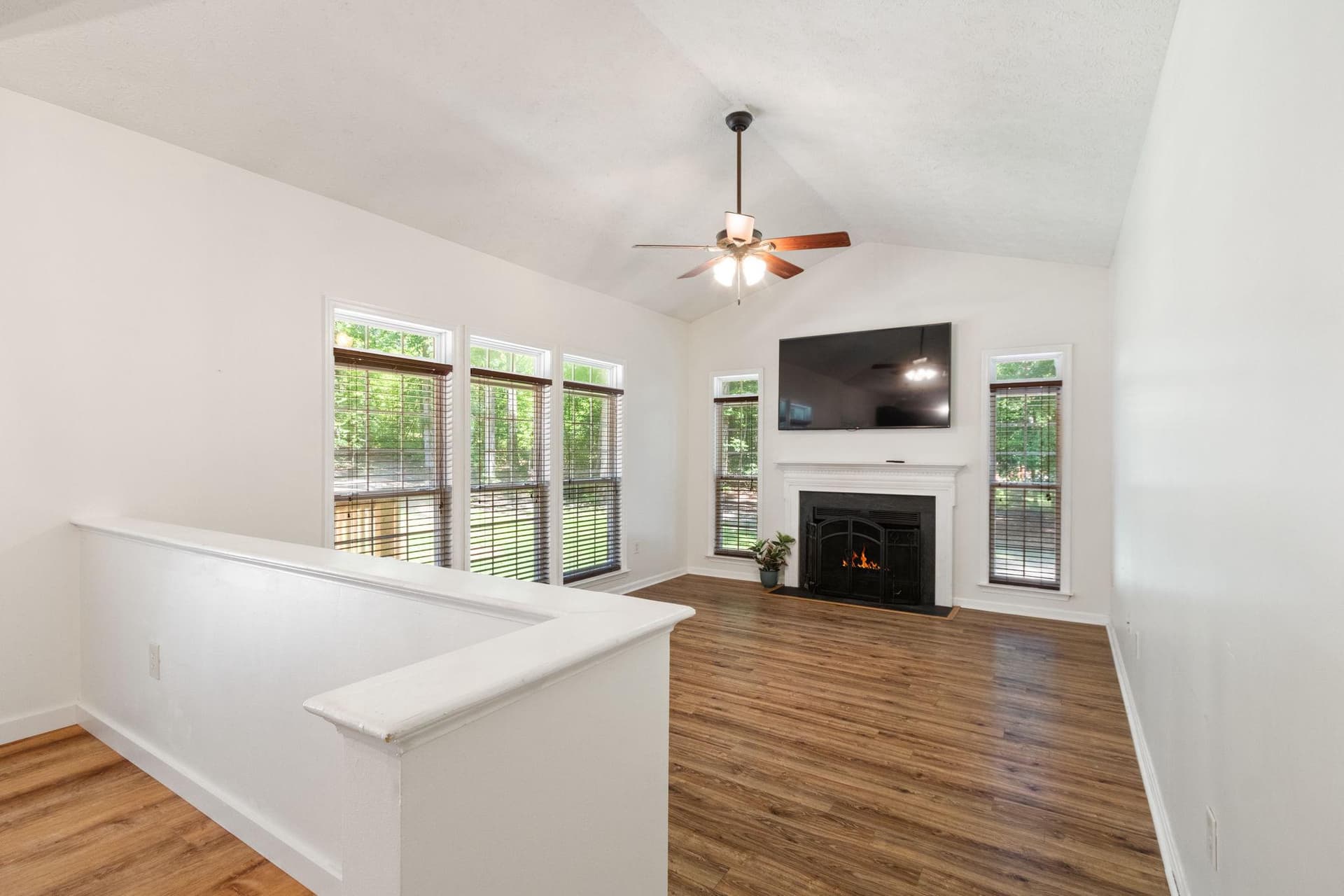9516 Post Lane photo 21