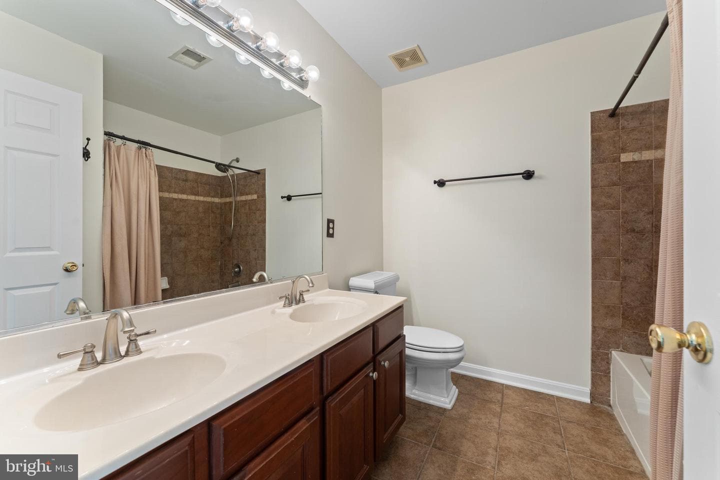 5610 Heritage Hills Circle photo 39