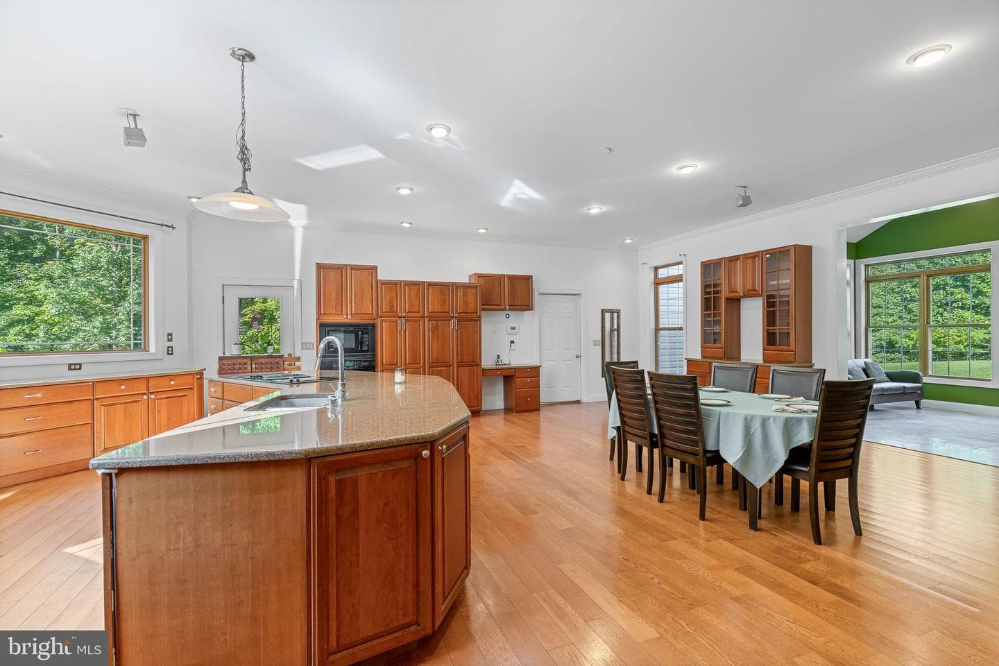 895 Stefaniga Road photo 13
