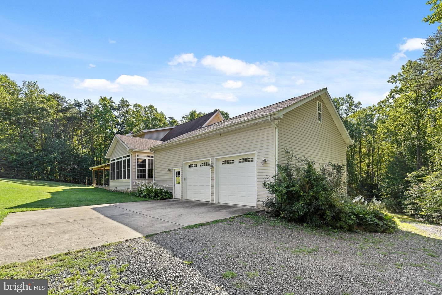 895 Stefaniga Road photo 35