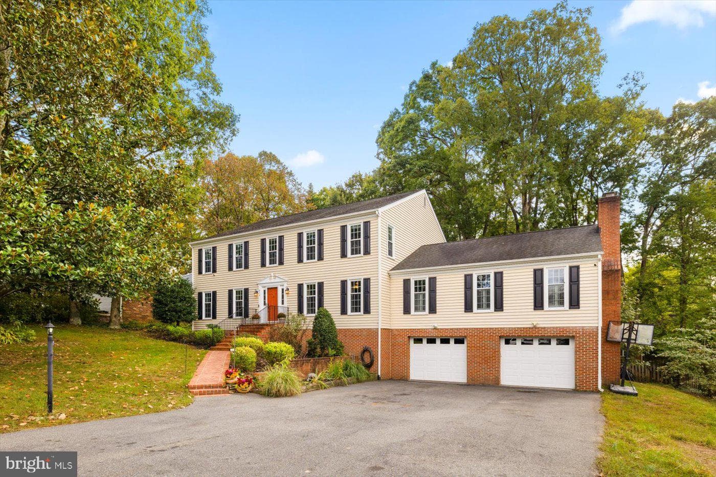 616 Winterberry Drive photo 3