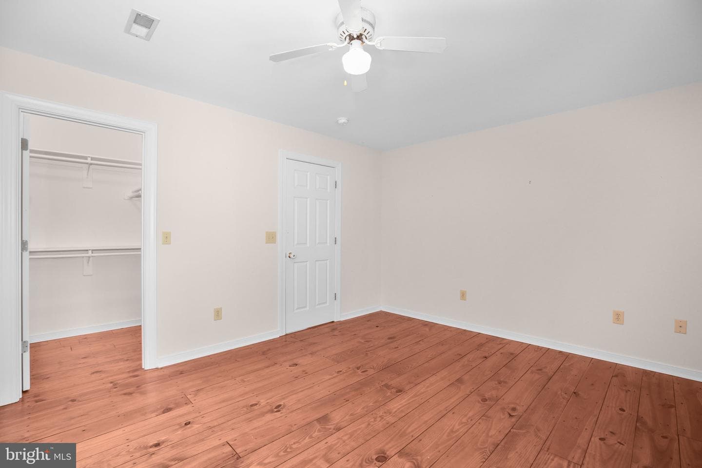 200 Kent Avenue photo 51