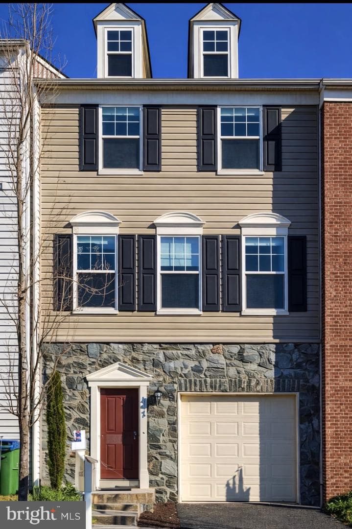 107 Hollister Lane photo 3