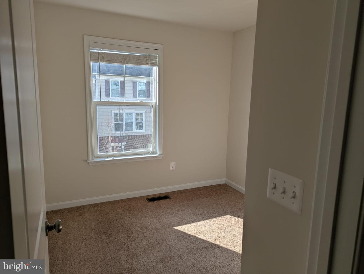 107 Hollister Lane photo 32