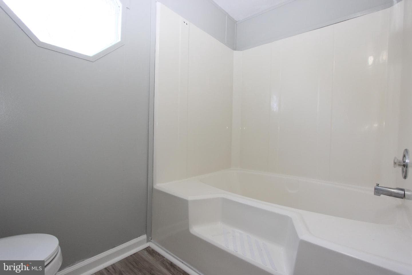 18 Mary Drive photo 14
