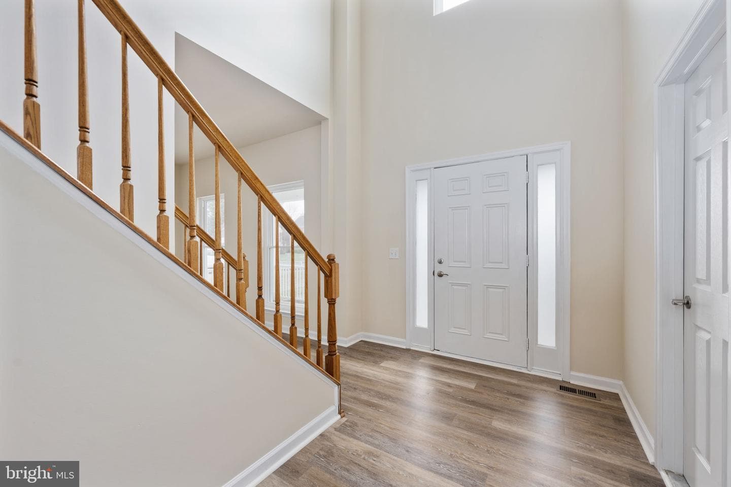 8 Newport Court photo 32