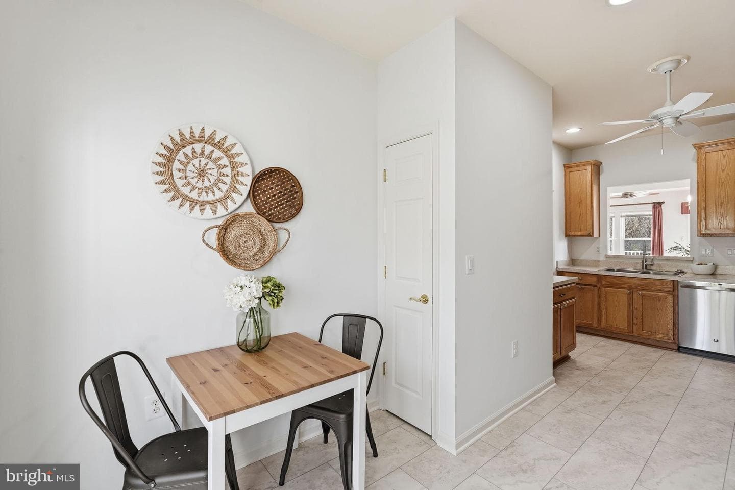 190 Bridgewater Circle photo 11
