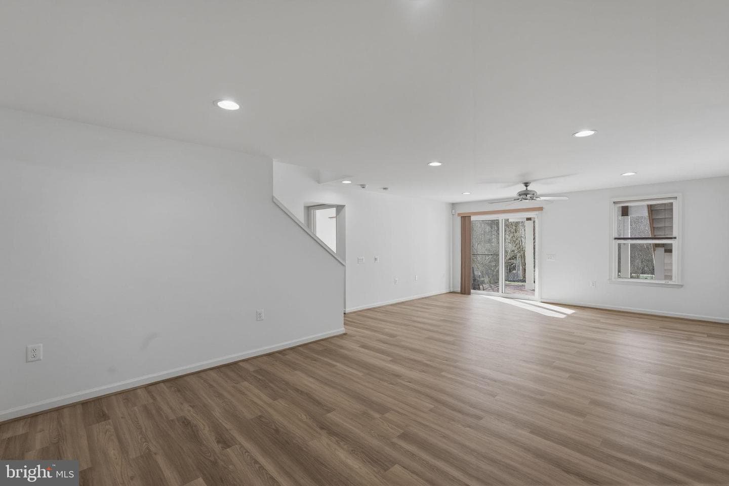 190 Bridgewater Circle photo 23