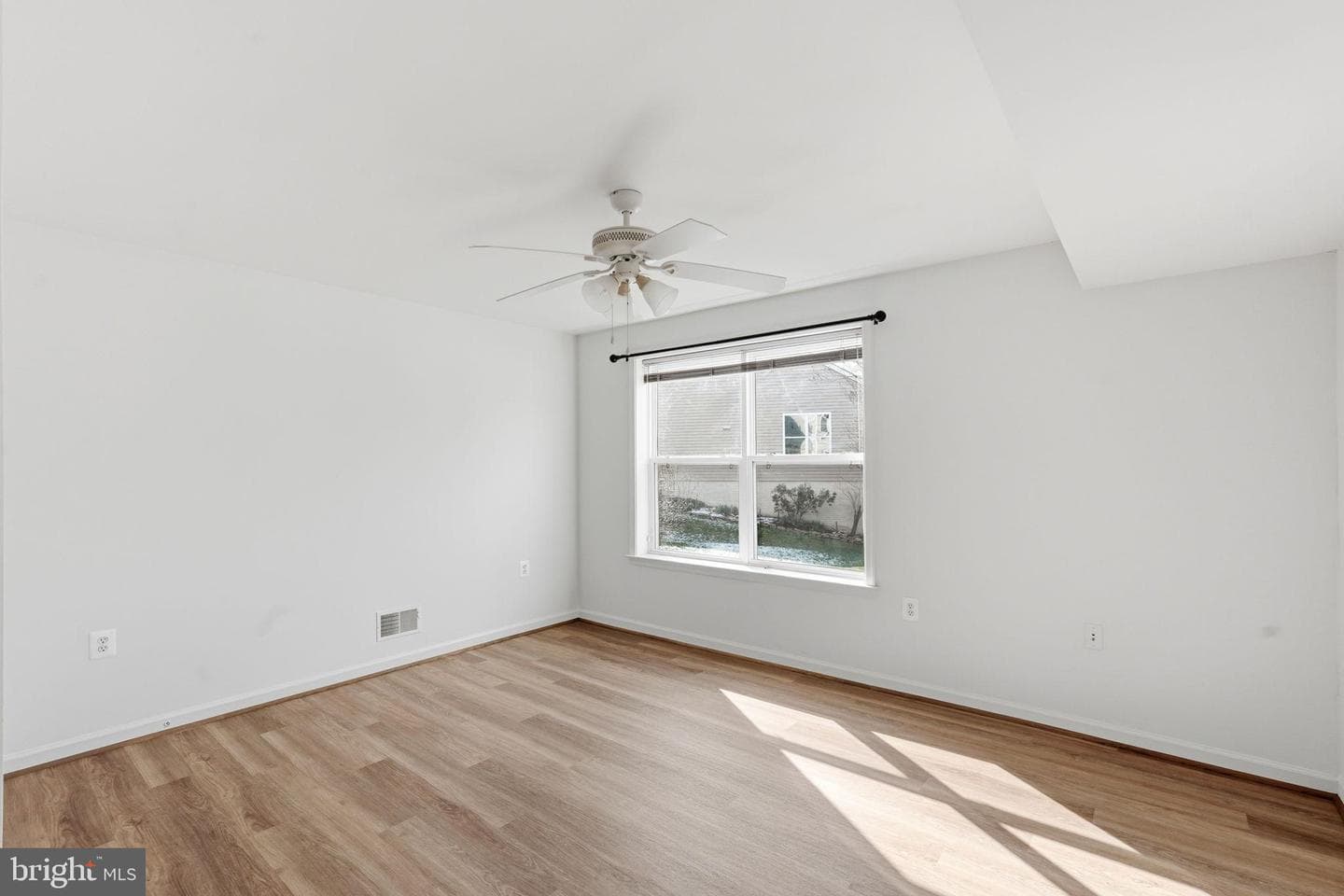 190 Bridgewater Circle photo 24