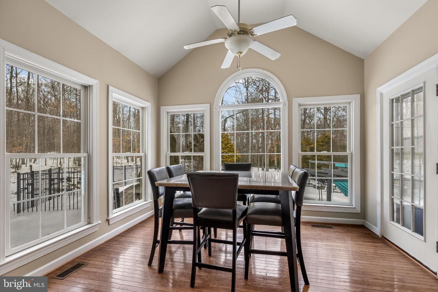 110 Kane Way photo 4