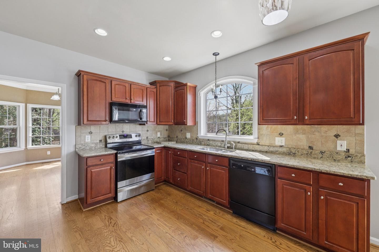 102 Richmond Cove photo 8