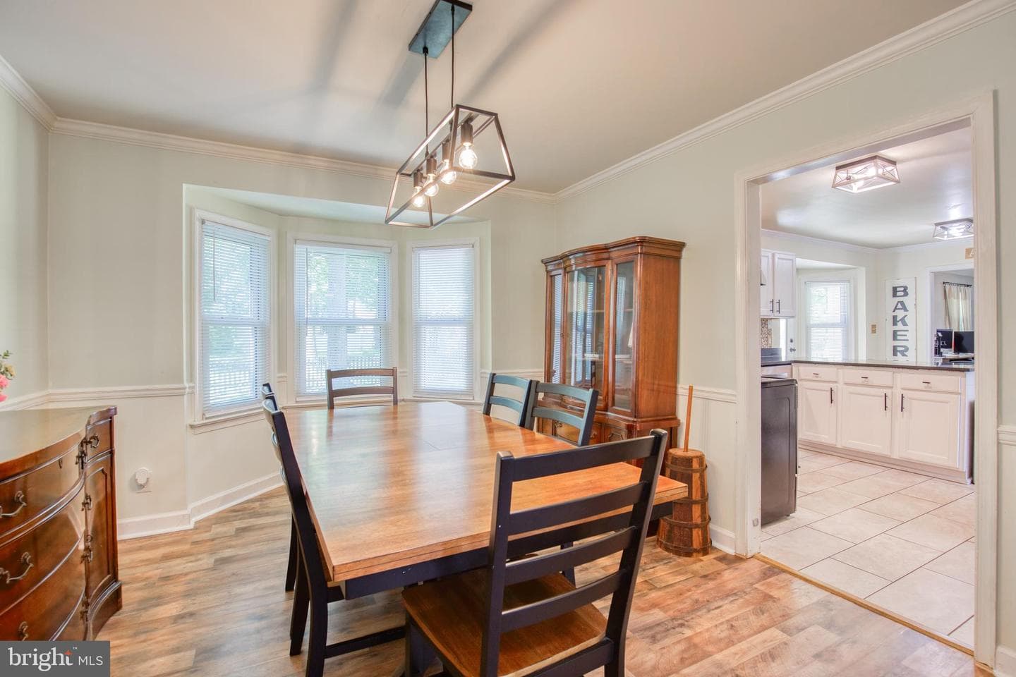 386 Ferry Road photo 10