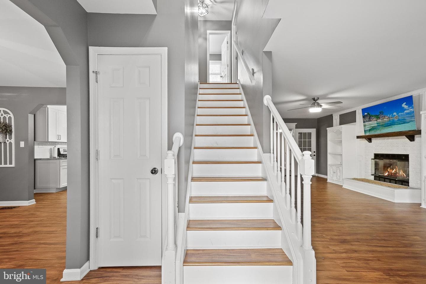 16 S Pointe Lane photo 3