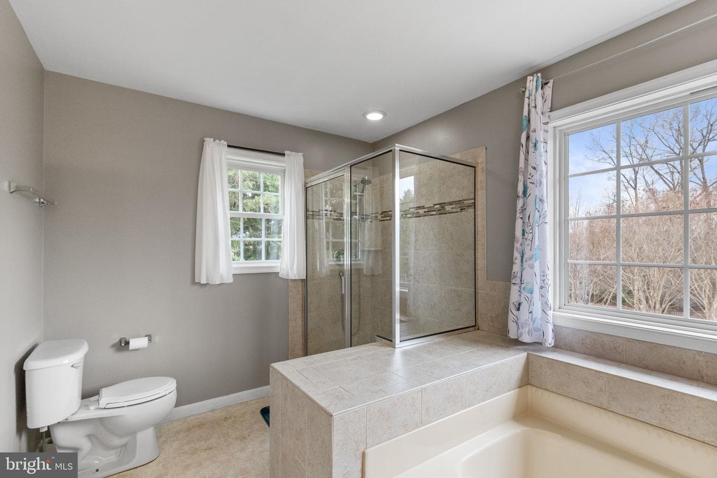 60 Portland Drive photo 26