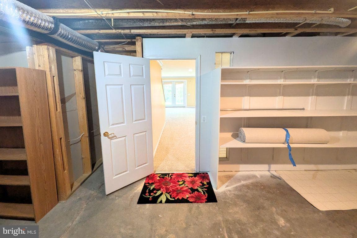 27 Hanover Court photo 65