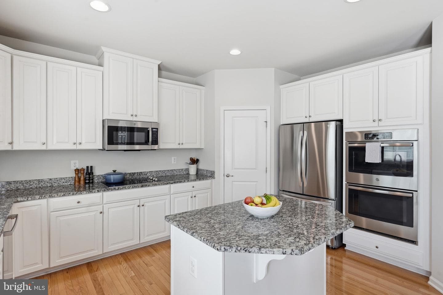 16 White Chapel Lane photo 11