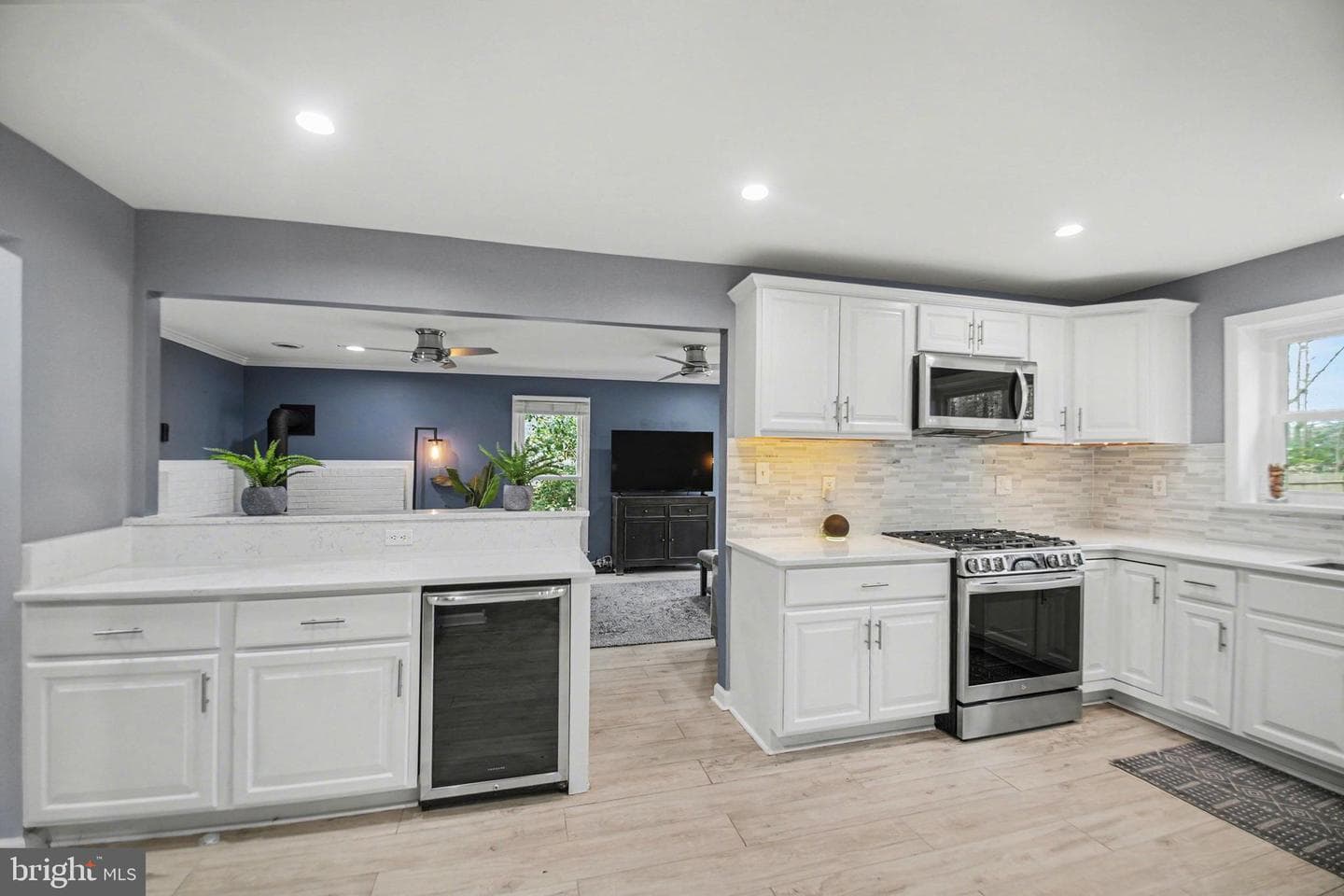 2030 Victoria Drive photo 10