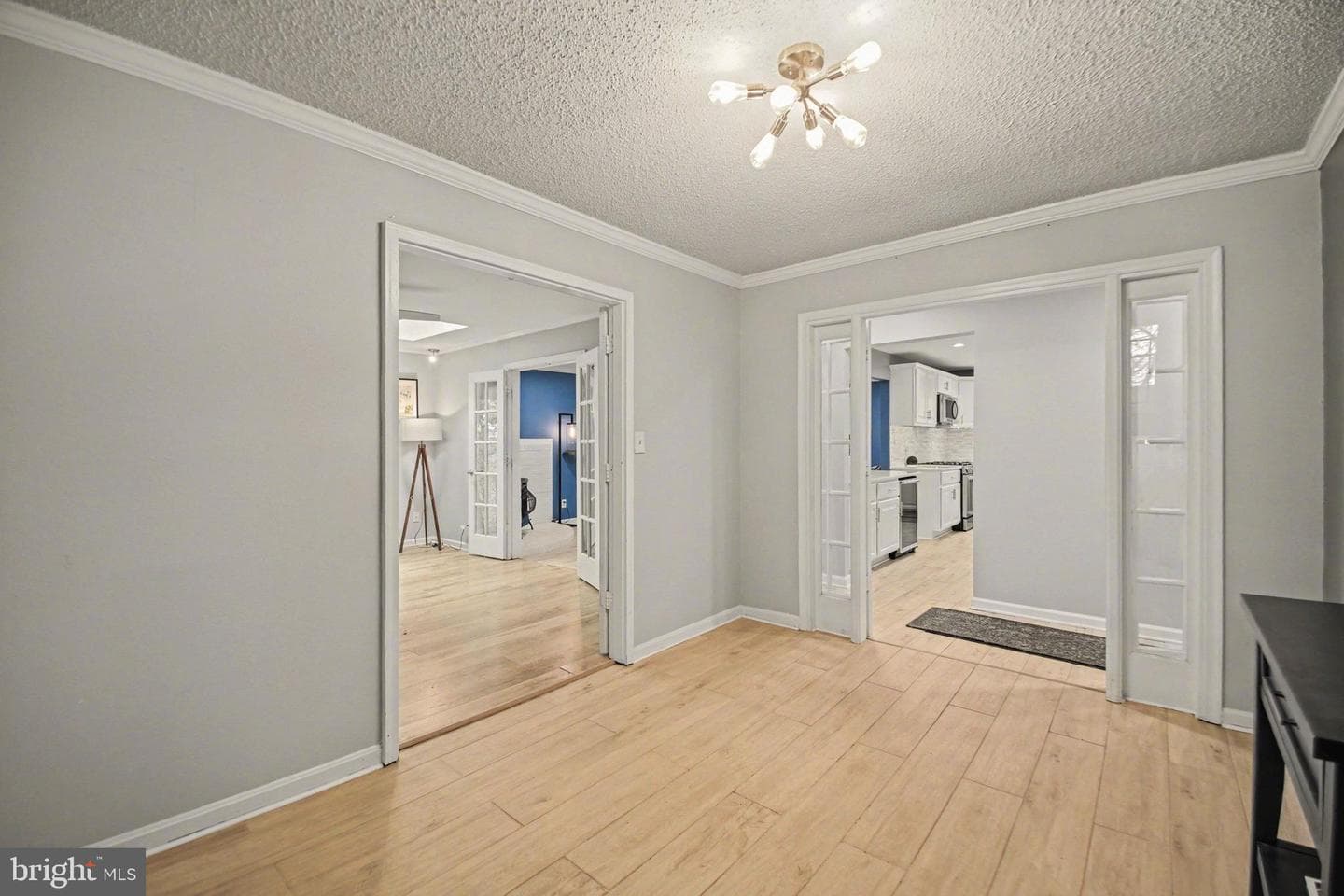 2030 Victoria Drive photo 15
