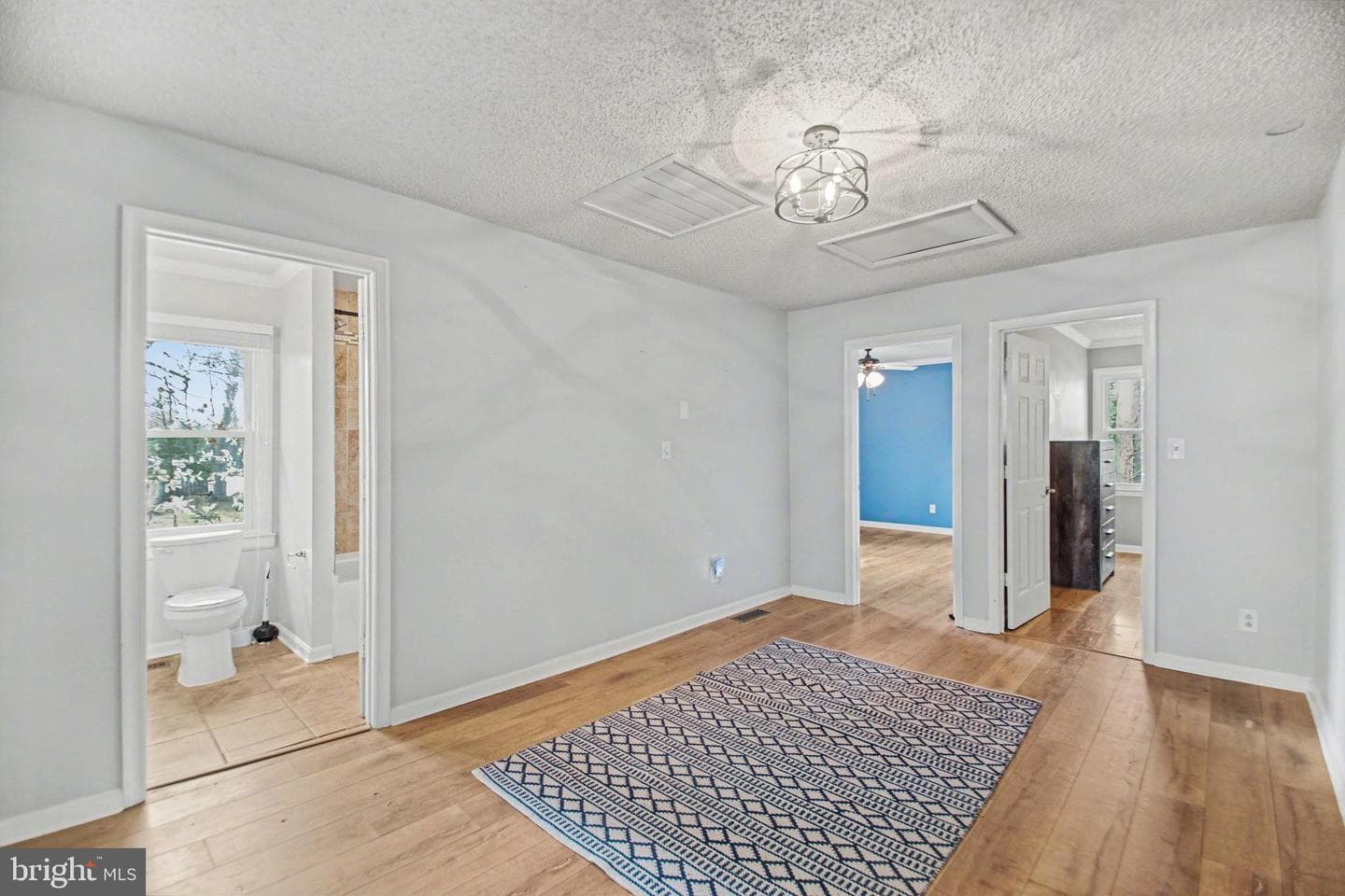 2030 Victoria Drive photo 22