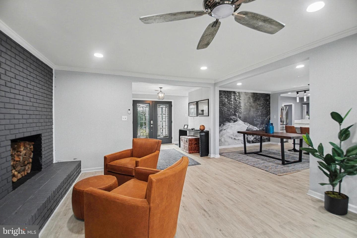 2030 Victoria Drive photo 5