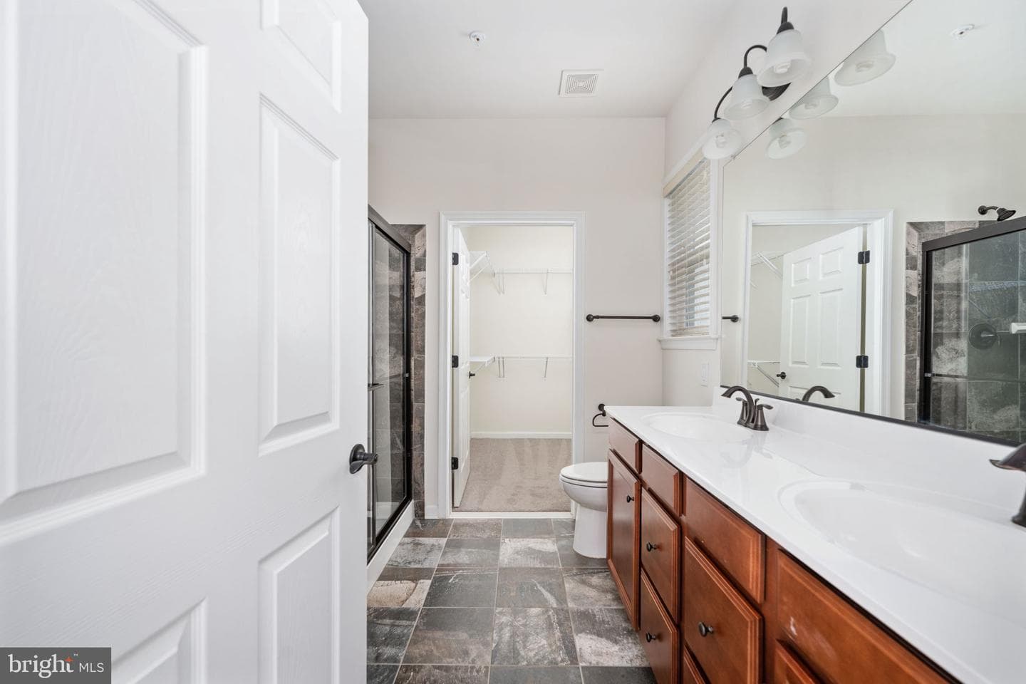 196 Denison Street photo 38