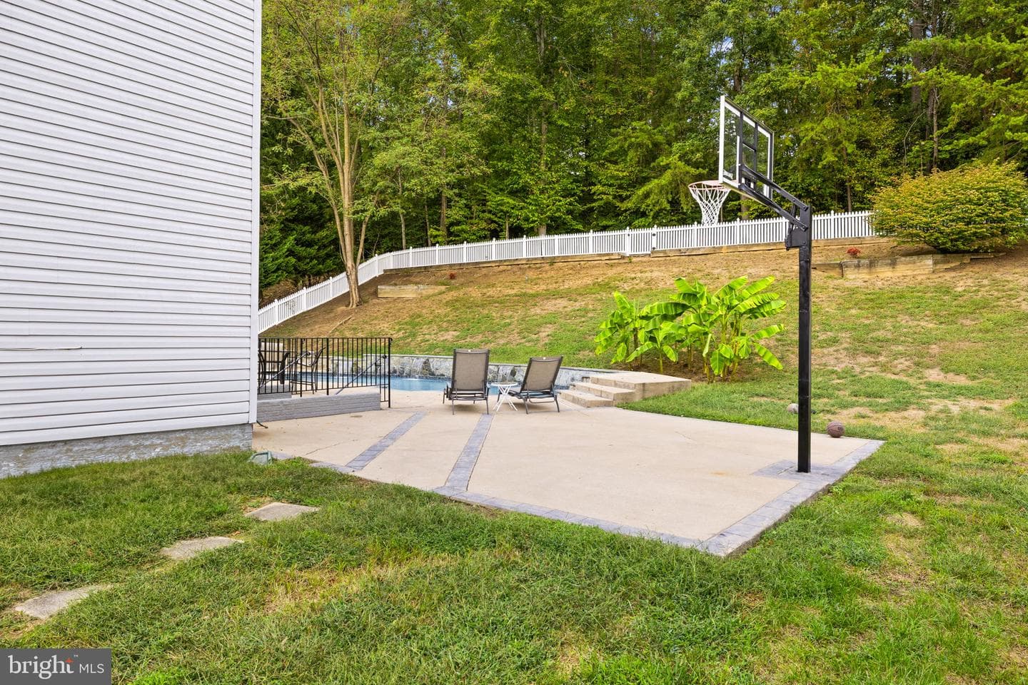 5 Basket Court photo 74