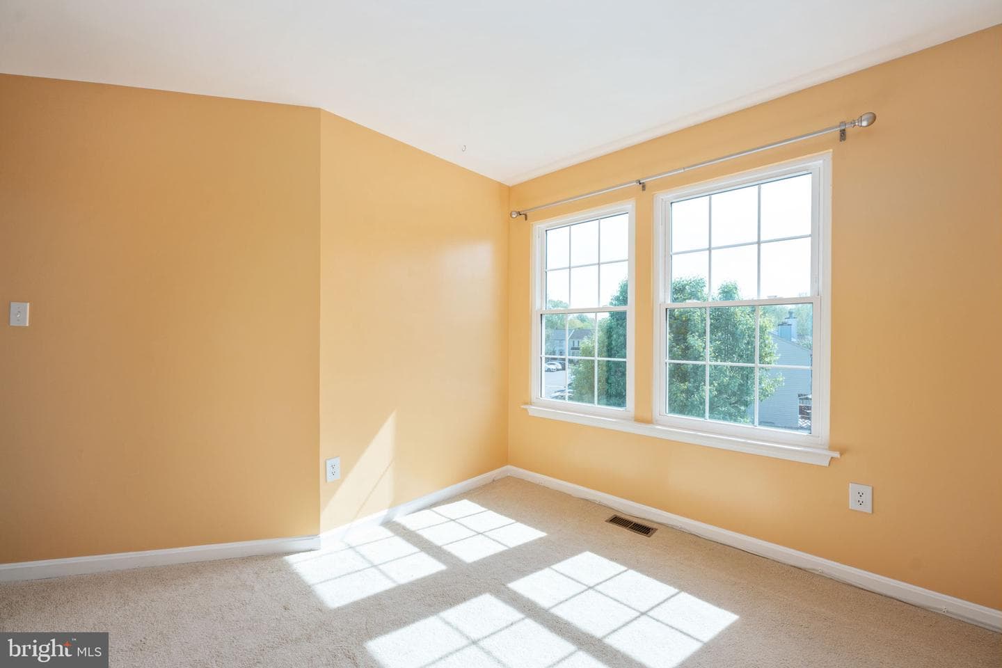 207 Knollwood Court photo 43