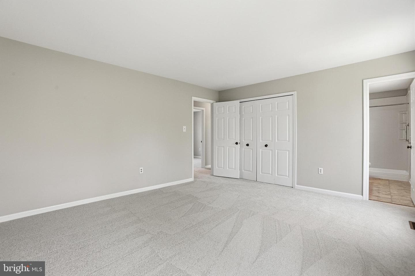 6 Lord Fairfax Drive photo 17
