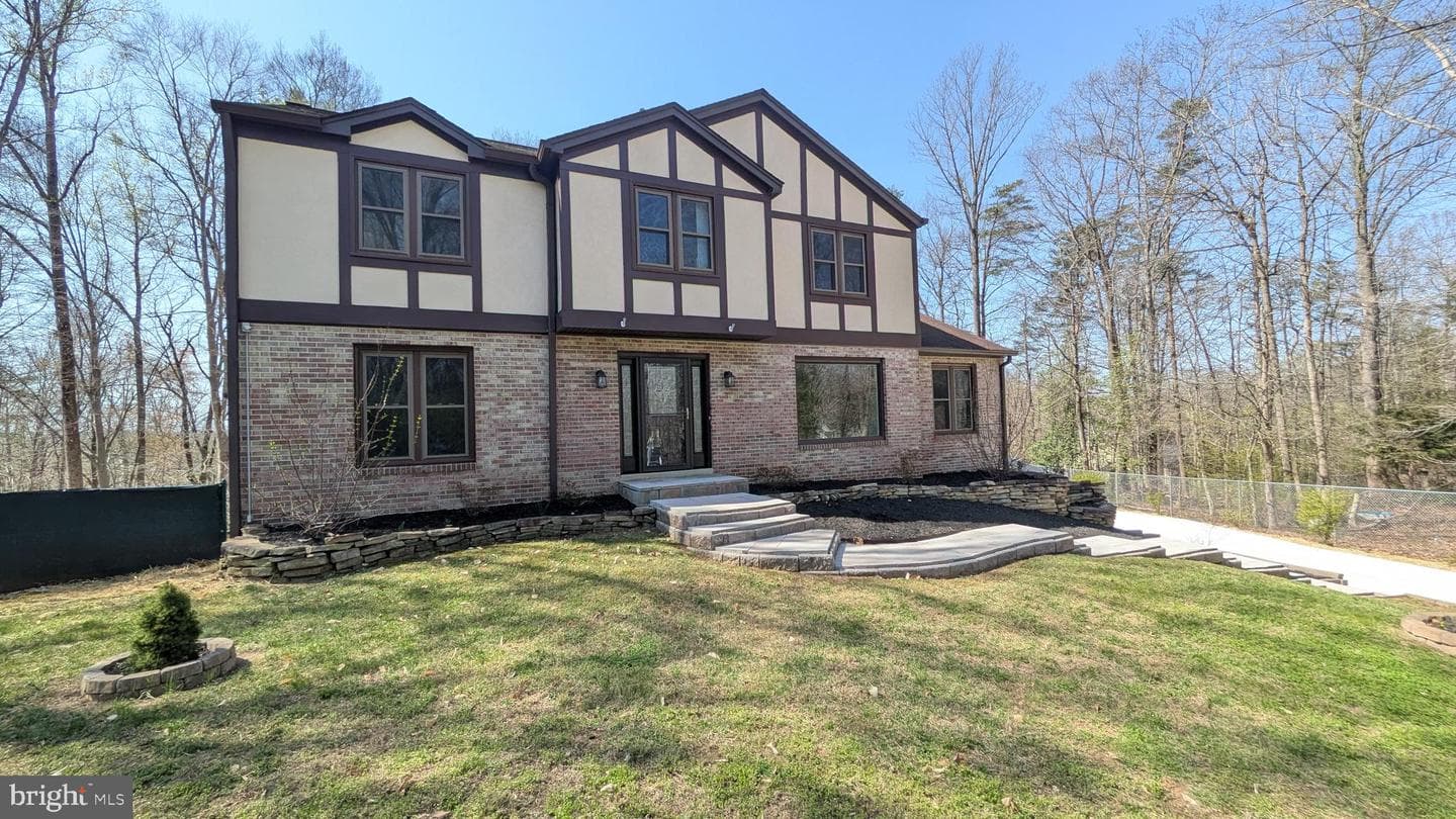 205 Admiral Cove photo 2