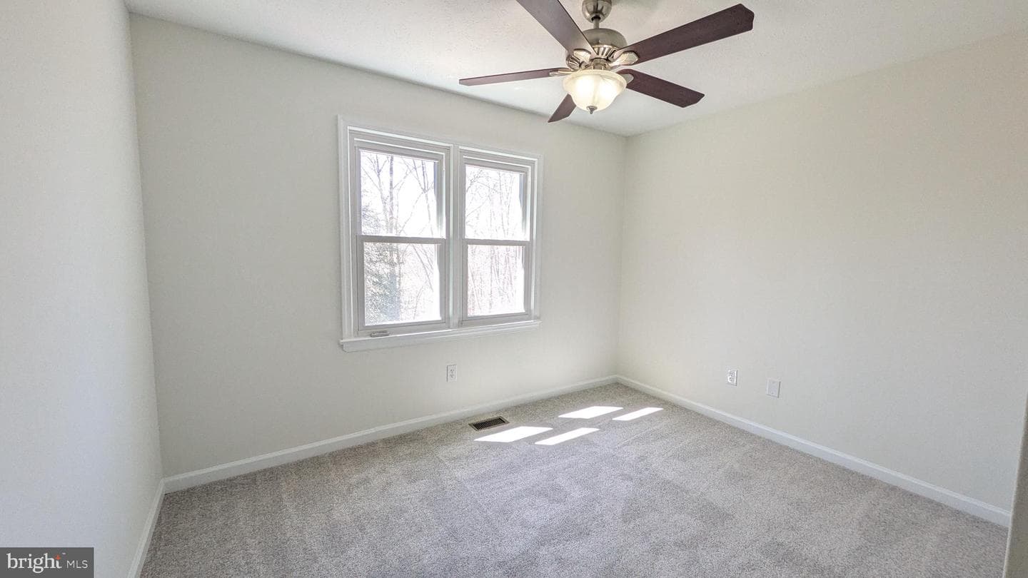 205 Admiral Cove photo 20