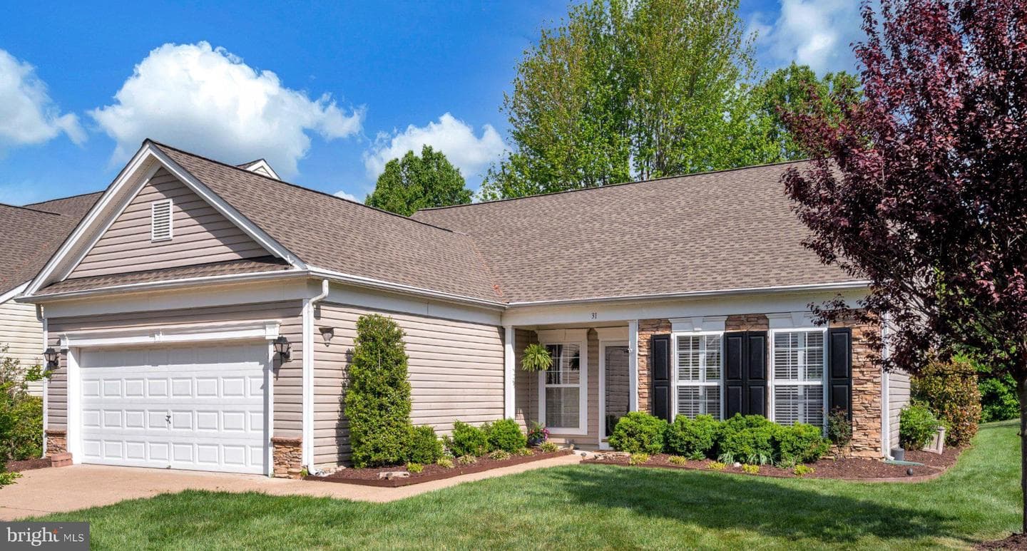 31 Dayton Circle photo 2