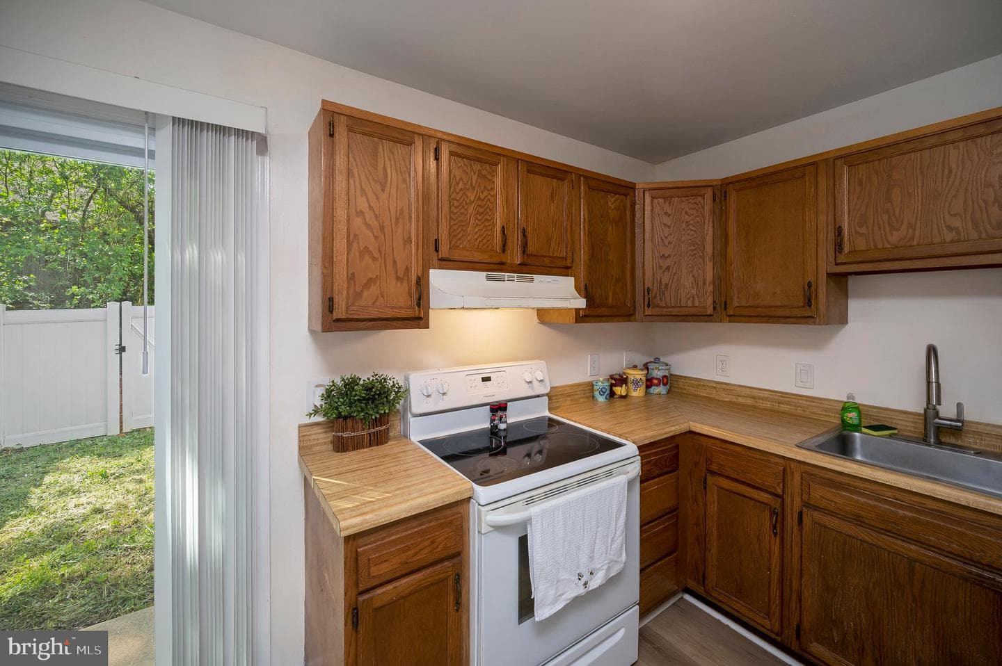 308 Surry #128 photo 17