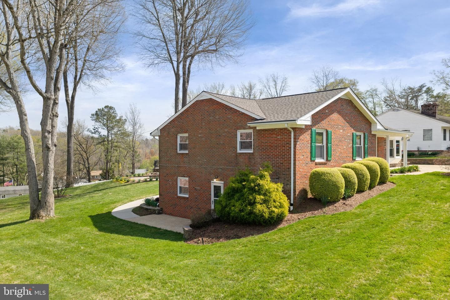 910 Carol Lane photo 3