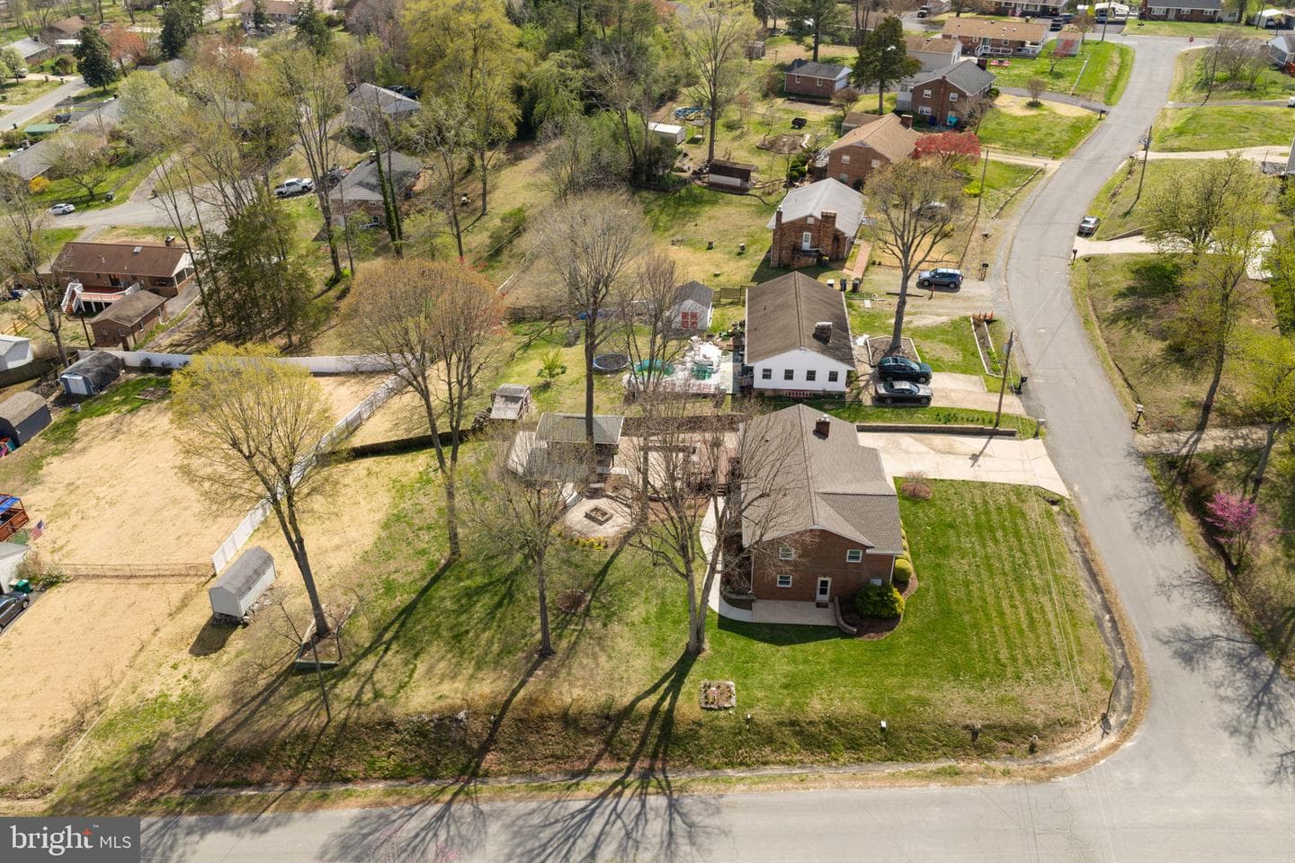 910 Carol Lane photo 60