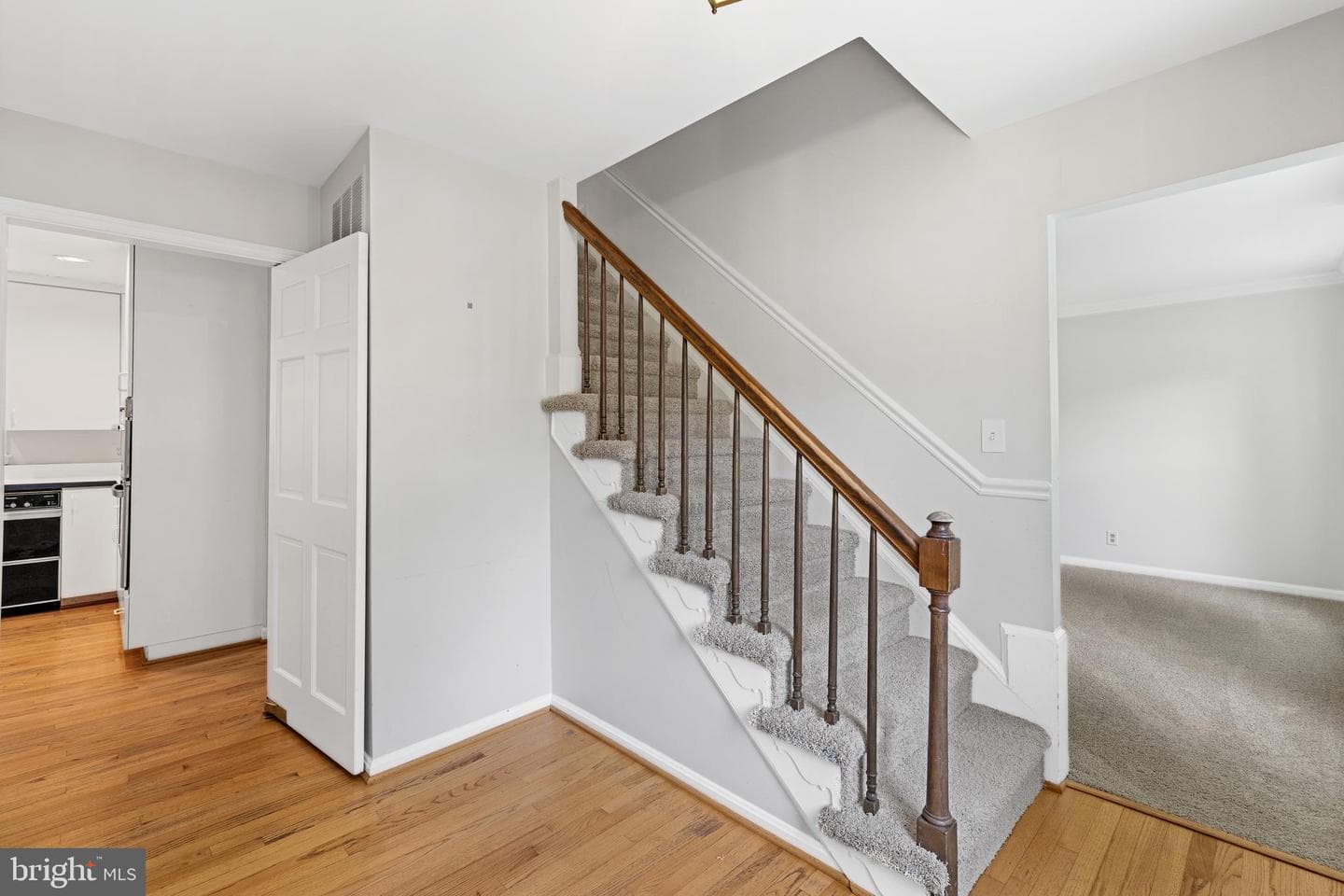 309 Ingleside Drive photo 11