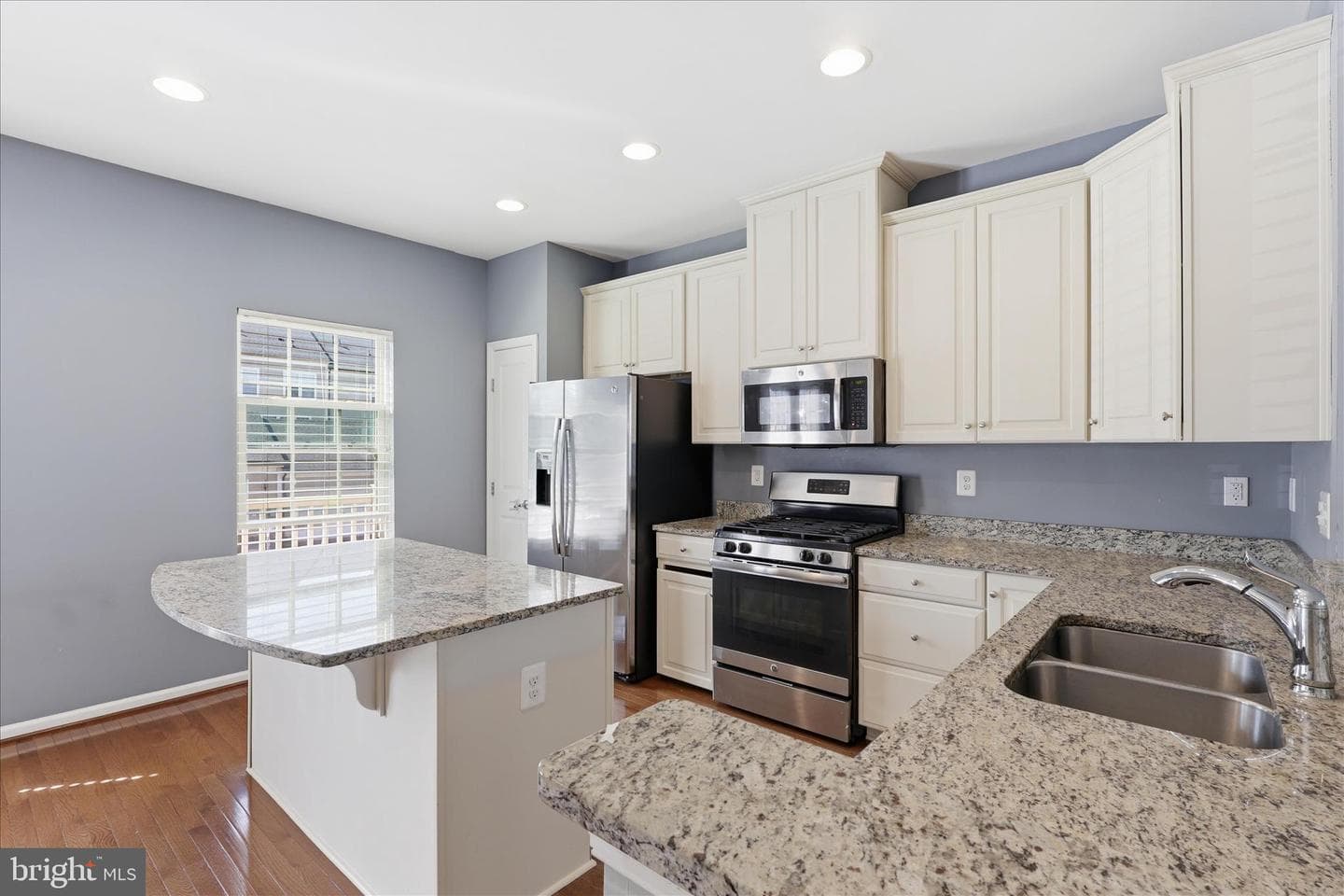 211 Freesia Lane photo 17