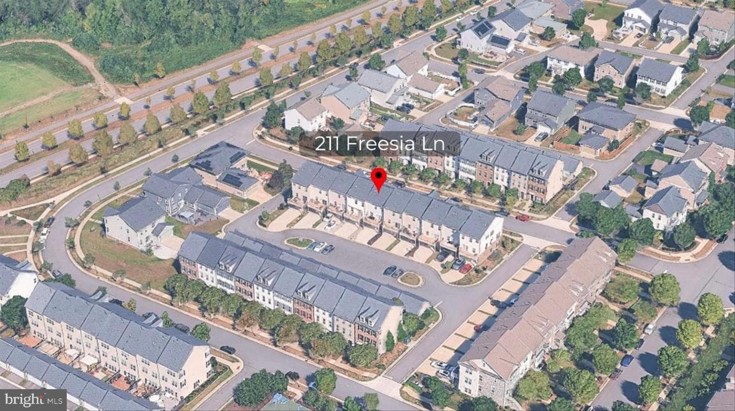 211 Freesia Lane photo 2