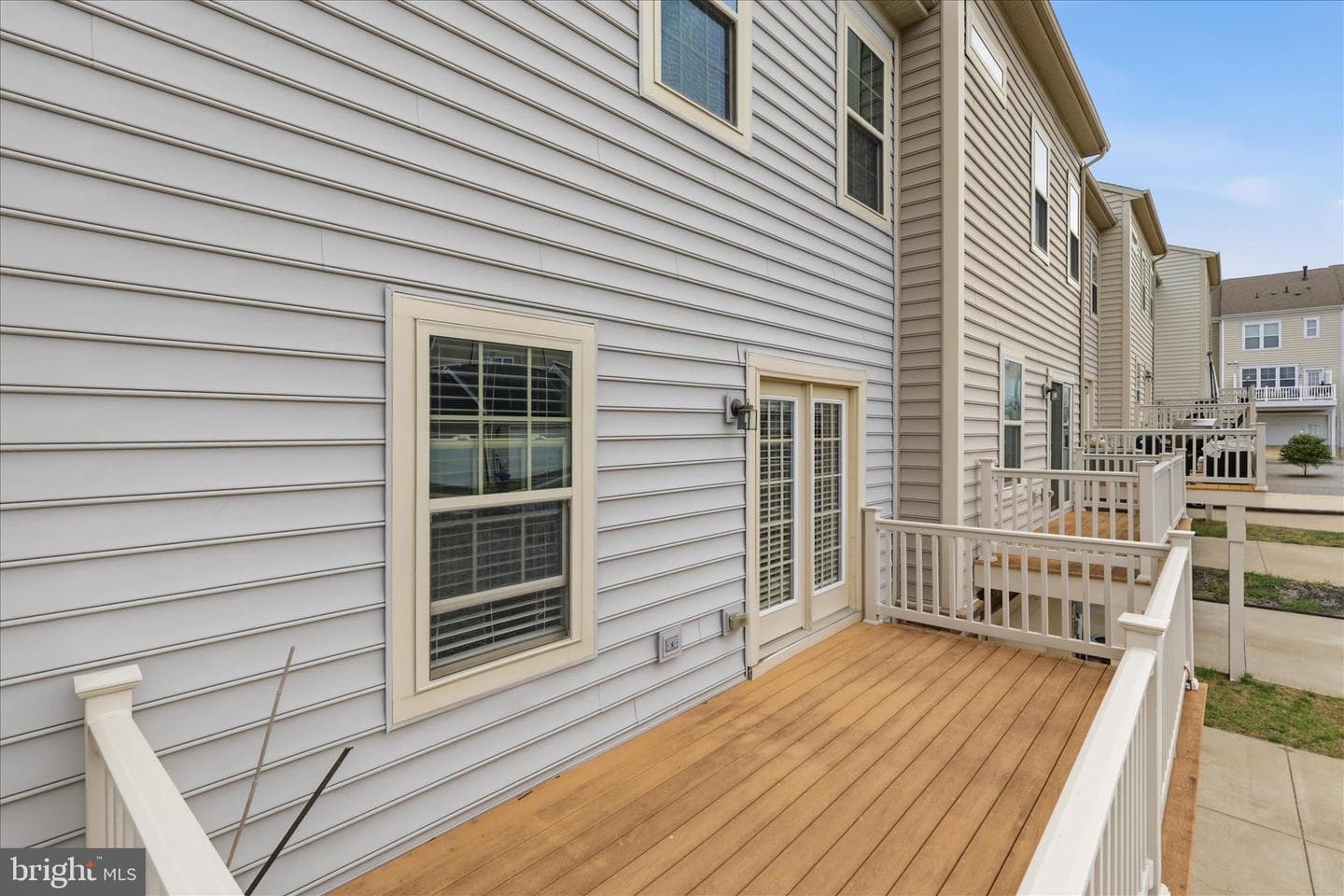 211 Freesia Lane photo 30