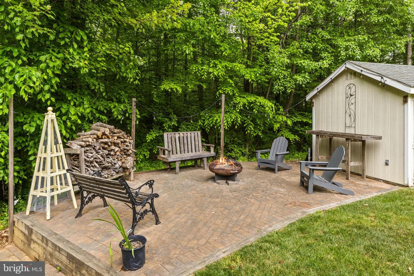 40 Holly Tree Lane photo 23