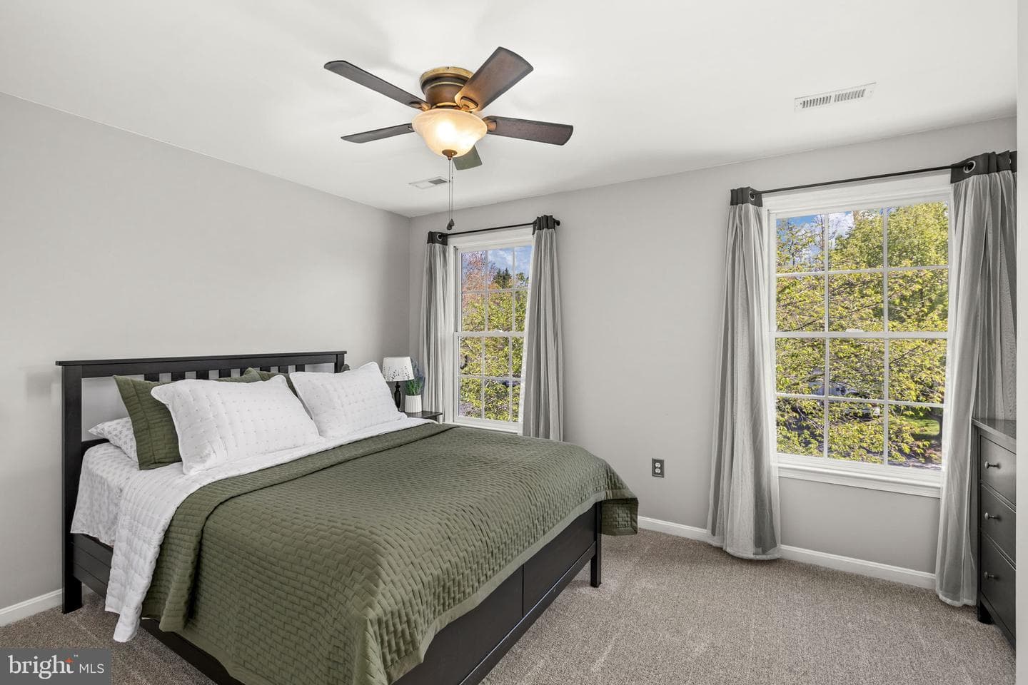8 Queens Mill Court photo 41