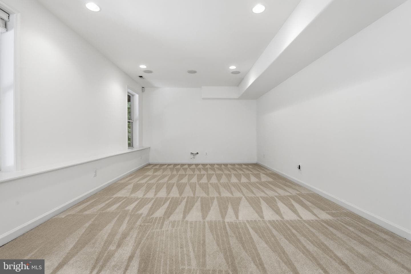 56 Monument Drive photo 40