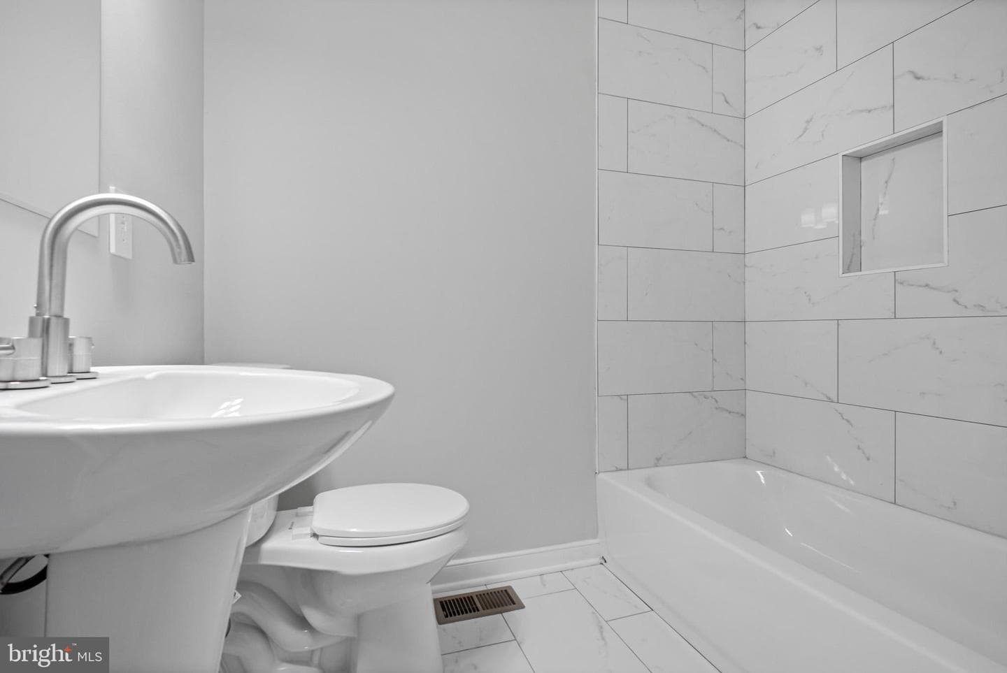 33 Blair Road photo 20
