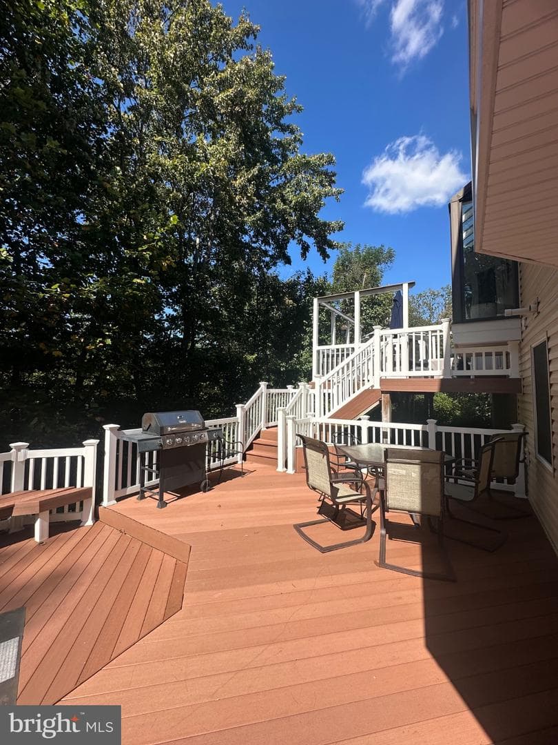 30 Bridgeport Circle photo 44