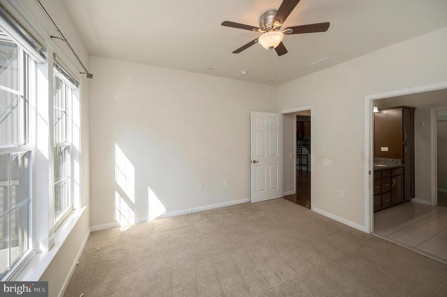 144 Castle Hill Drive photo 23