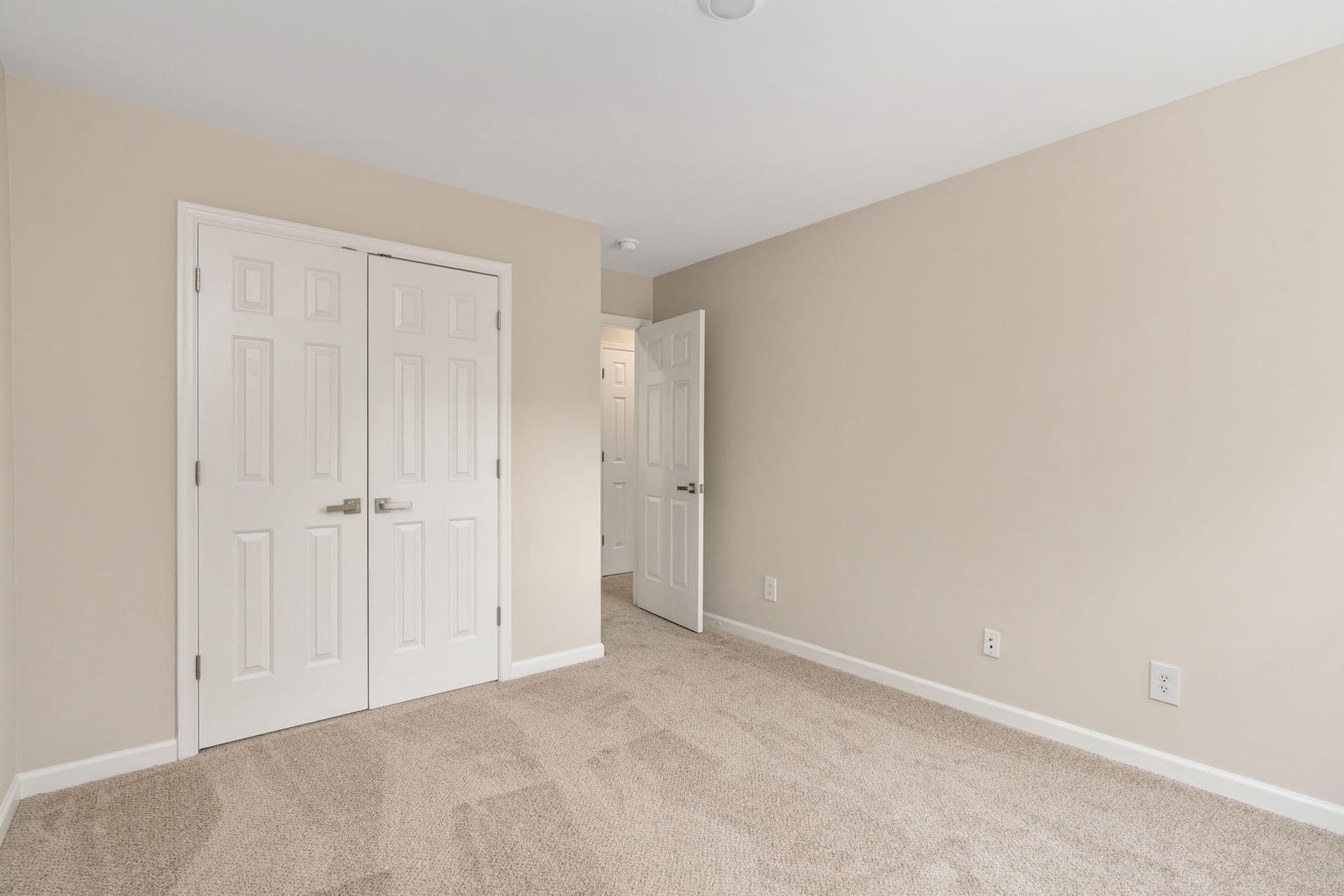 60 Saint Roberts photo 25