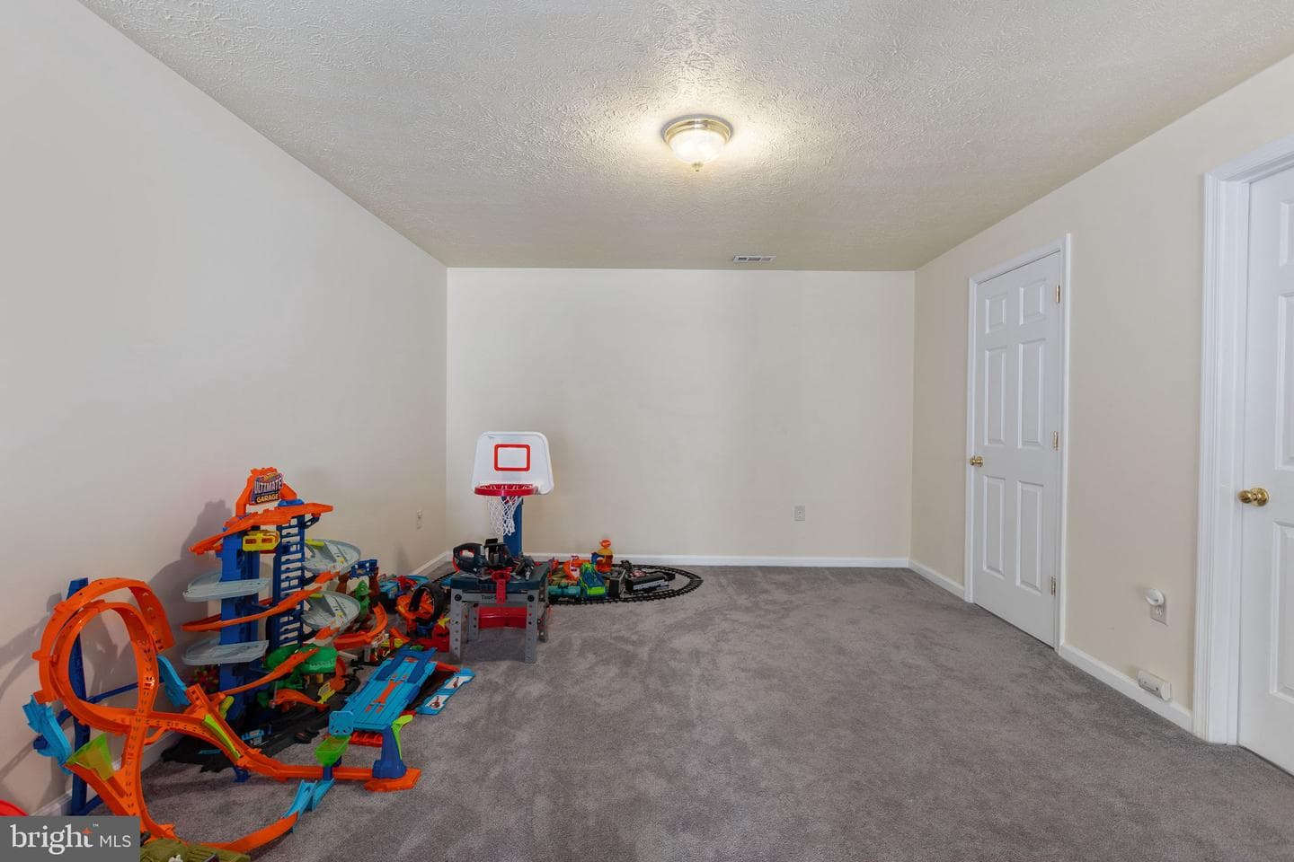 8 Saint Richards Ct photo 82