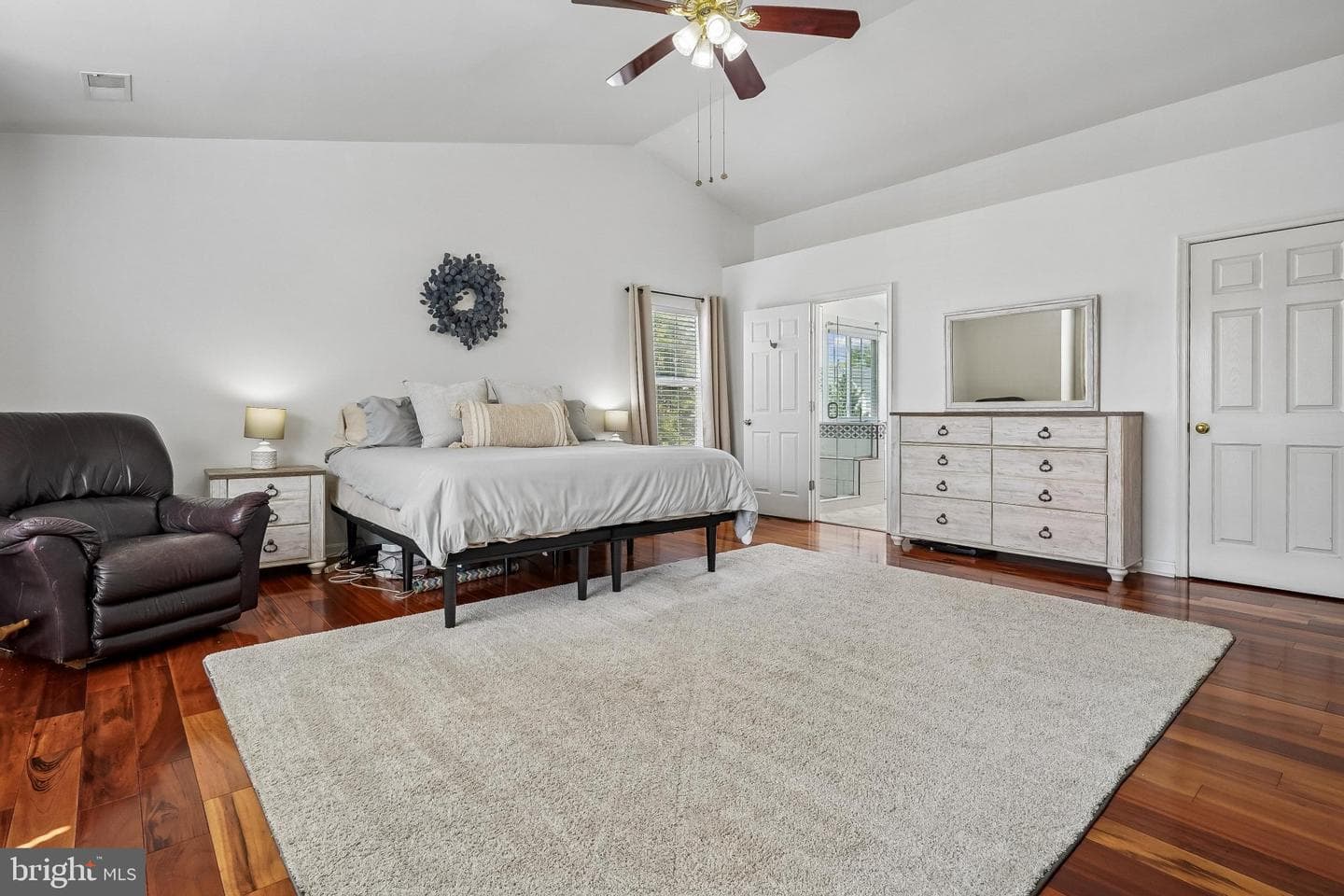 9 Remington Court photo 29